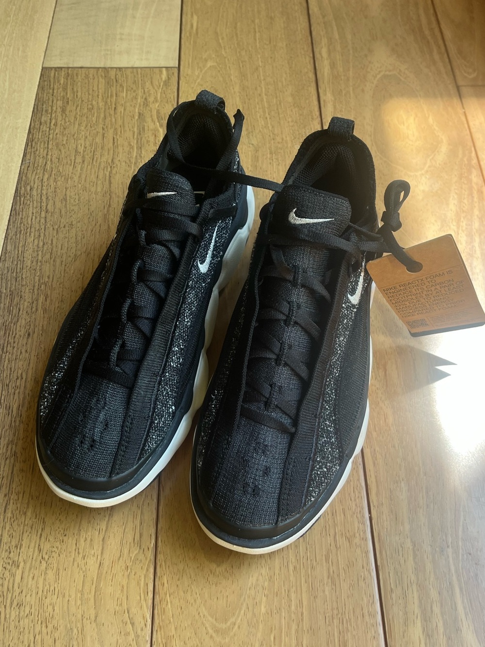 NWOB Nike Flyknit Bloom Women's All Day Wear Sneakers Black Sail Size 9